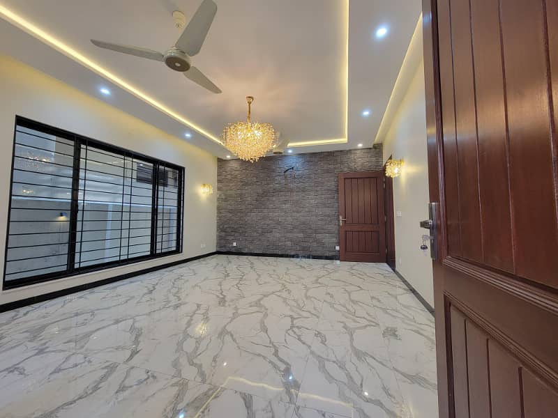 1 Kanal Brand New House For Rent 4