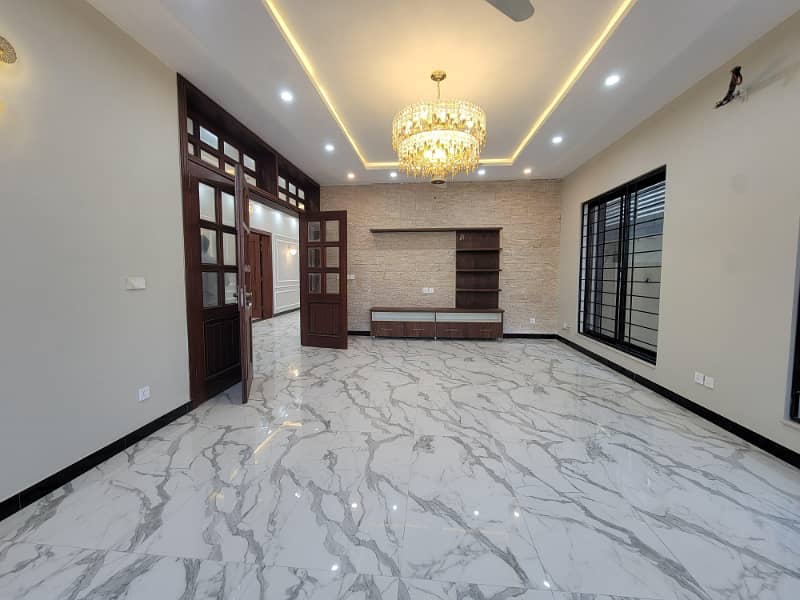 1 Kanal Brand New House For Rent 22