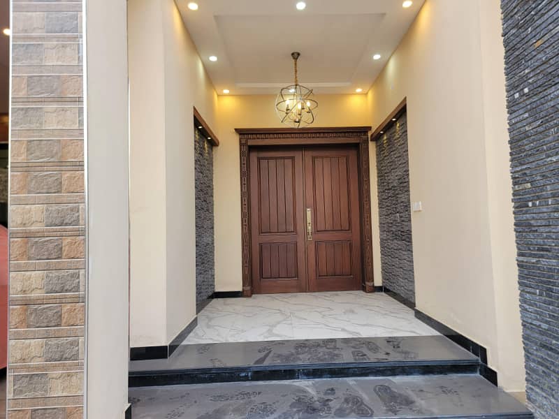 1 Kanal Brand New House For Rent 38