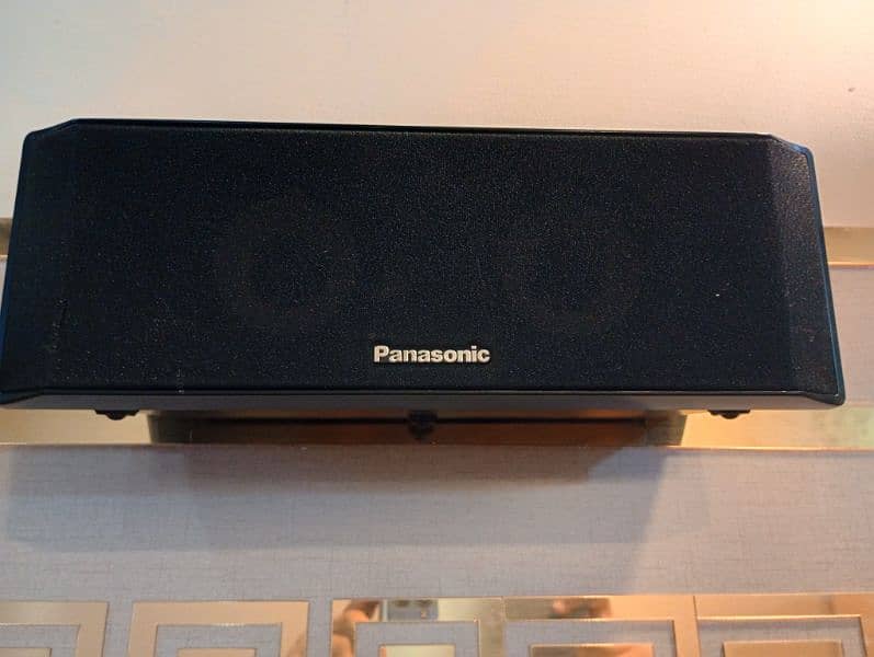 Yamaha home theater Dolby digital dts 7.1 with remote speakers 4