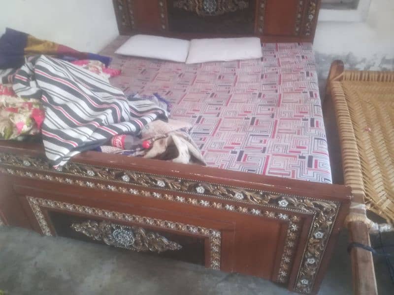 Bed Singha table do side table hai 03032647958 1