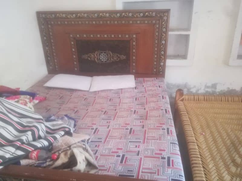 Bed Singha table do side table hai 03032647958 2