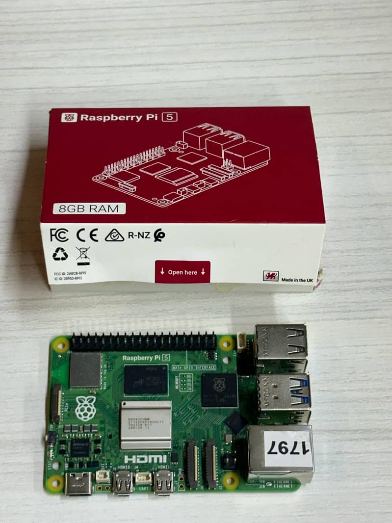 Raspberry Pi 5 8GB 1