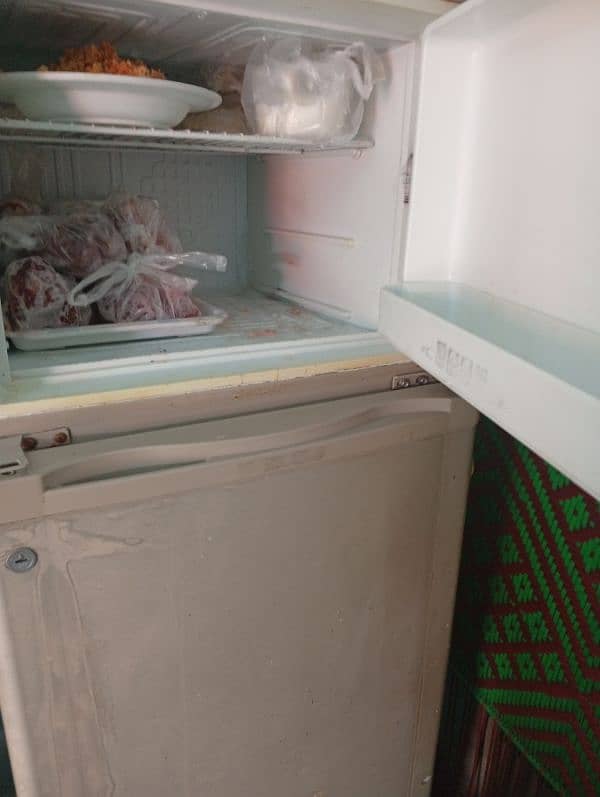 Dawlance Fridge full size with stabilizer 3