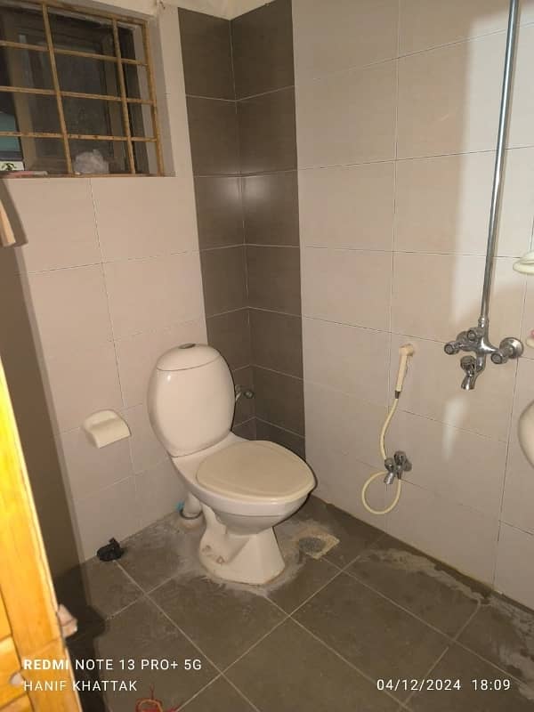 2100 Square Feet House In G-10 For sale At Good Location 4