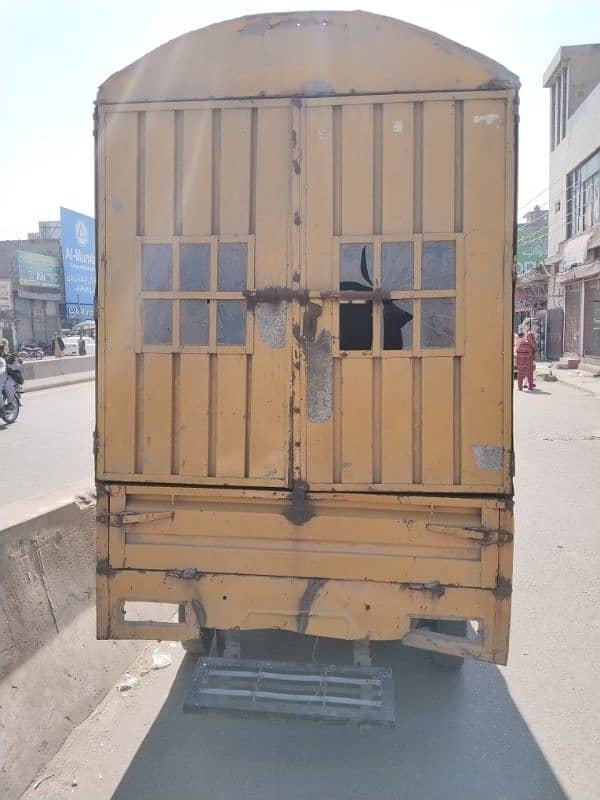 CNG RIKSHAW WITH PEAK UP HUD 2