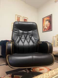 CEO Chair (Premium Leather, Ultra Comfortable, 1 week used)