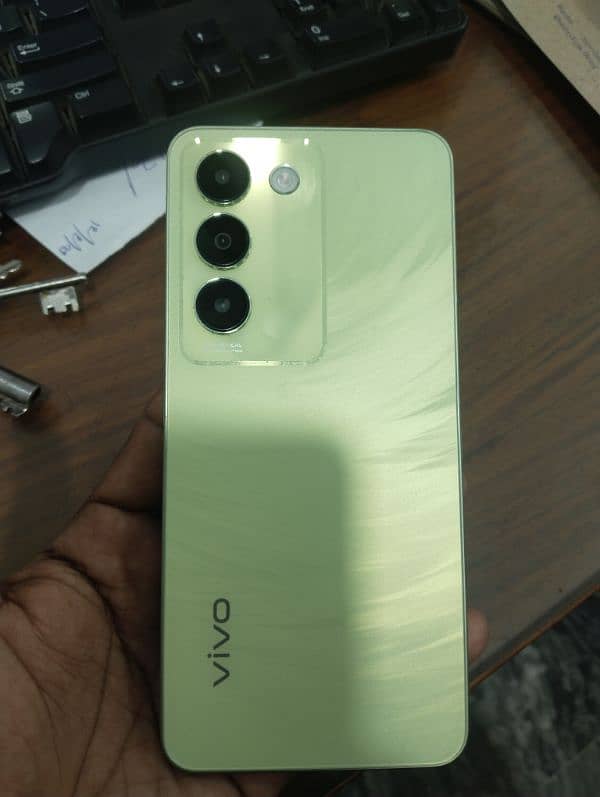 vivo y 100 good condition 8/128 with full box 0