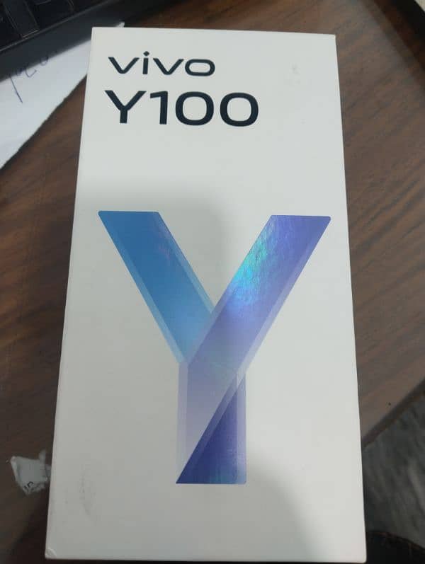 vivo y 100 good condition 8/128 with full box 6