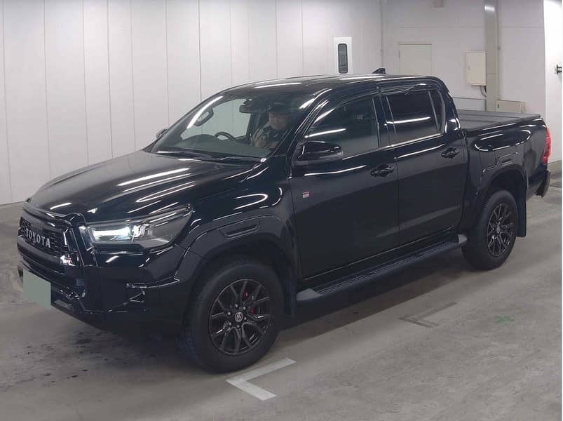 Toyota Hilux 2021 Z-GR sports 2