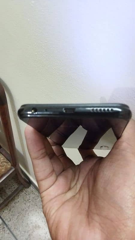 vivo y17 fingerprint (8/256) gb home used phone 5