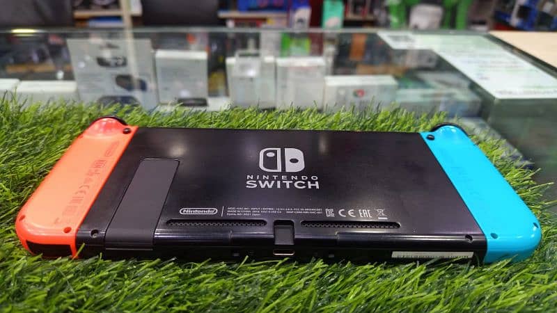 NITENDO SWITCH COMPLETE WITH DOCK AND JOY CON 1