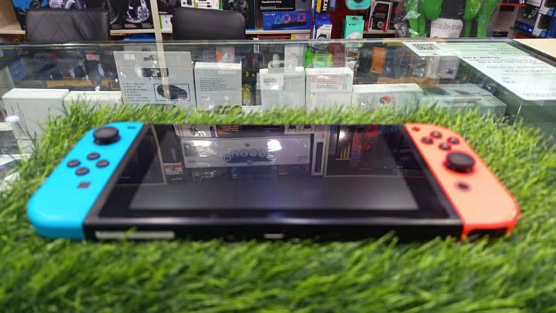 NITENDO SWITCH COMPLETE WITH DOCK AND JOY CON 2