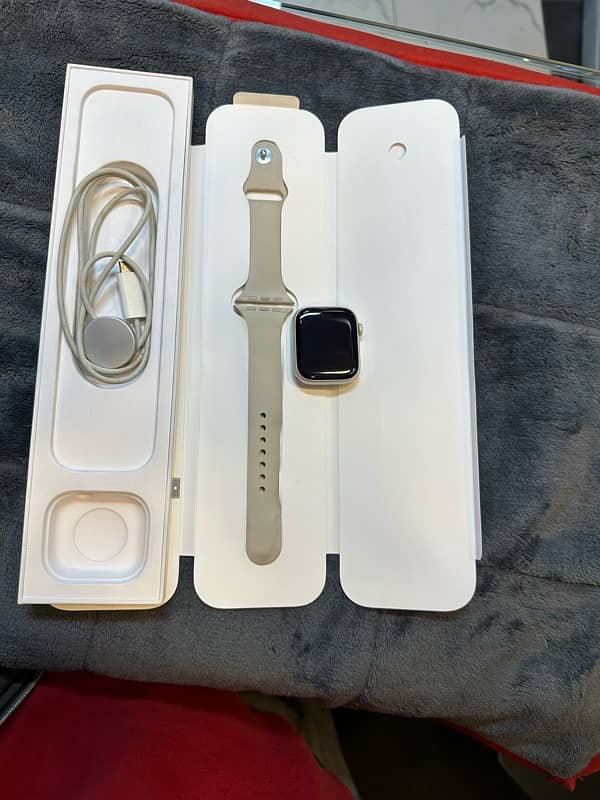 Apple watch series 8 (45mm) 0