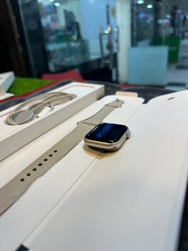 Apple watch series 8 (45mm) 6