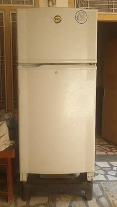 pel company large size fridge