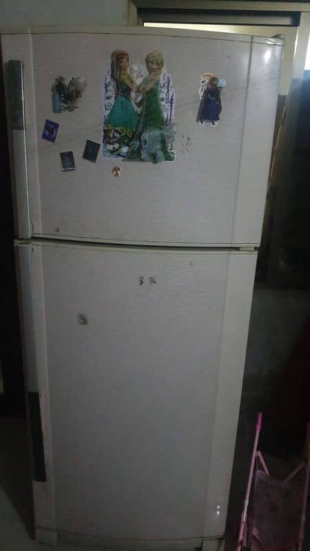 USED DAWLANCE REFRIGERATOR 0