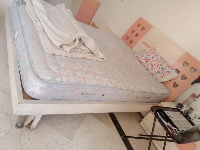 wooden blue colour with mattress 10/10 2