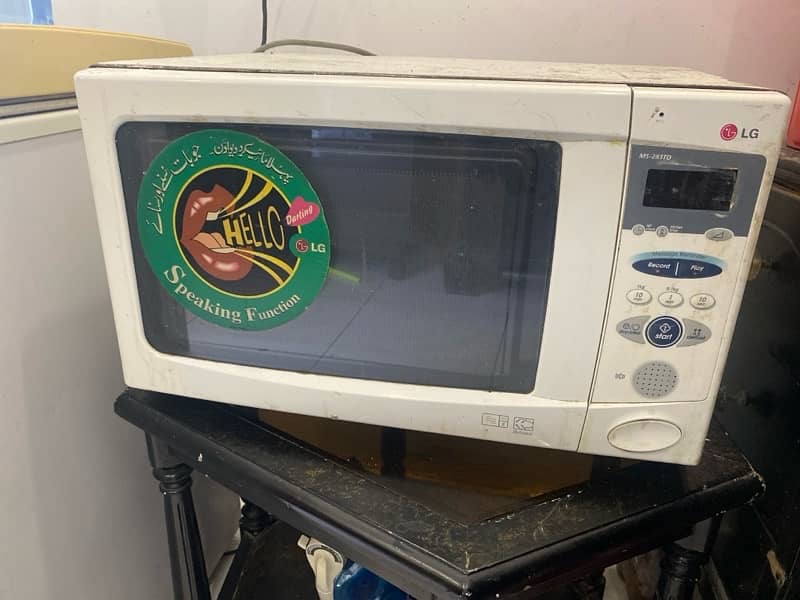 microwave oven 0