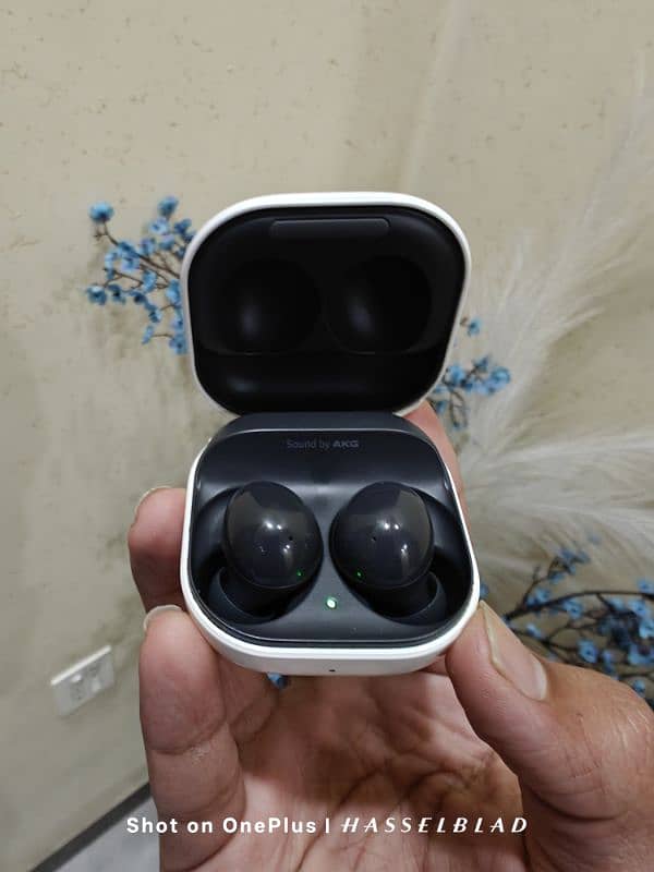 Samsung Ear buds 2 2