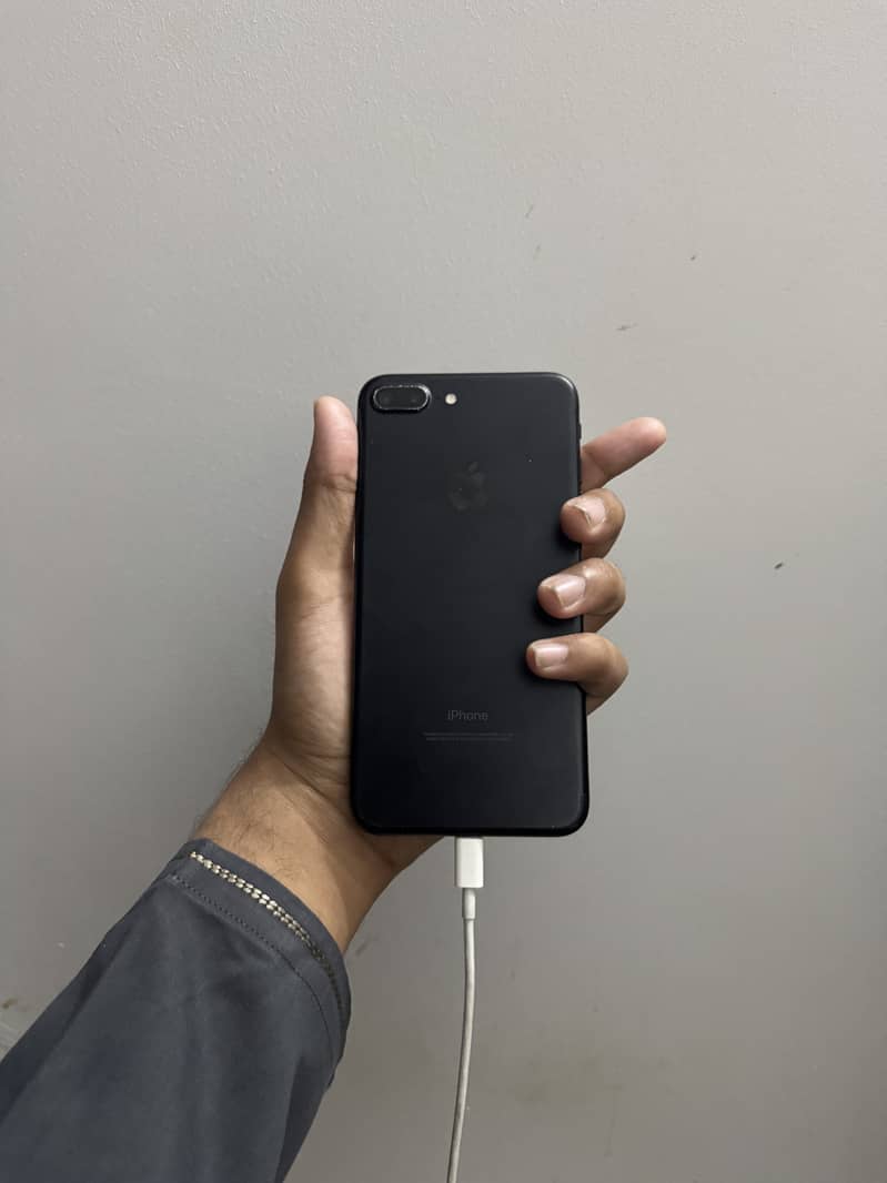 Apple iPhone 7 Plus 0