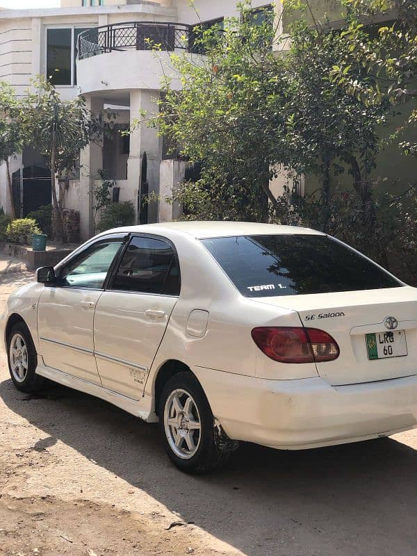 Toyota Corolla Se Saloon 2