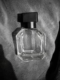 empty bottles// glass bottle// RS/270