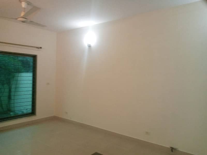 12 Marla 4 Bed flat For Rent In Askari 11 - B, Lahore 2