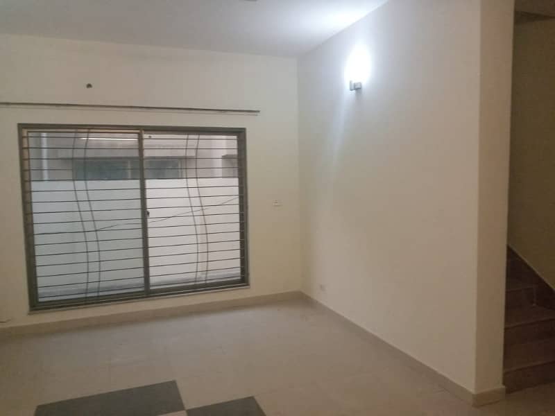 12 Marla 4 Bed flat For Rent In Askari 11 - B, Lahore 4