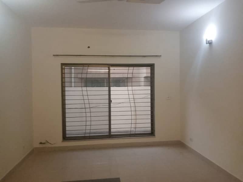 12 Marla 4 Bed flat For Rent In Askari 11 - B, Lahore 6