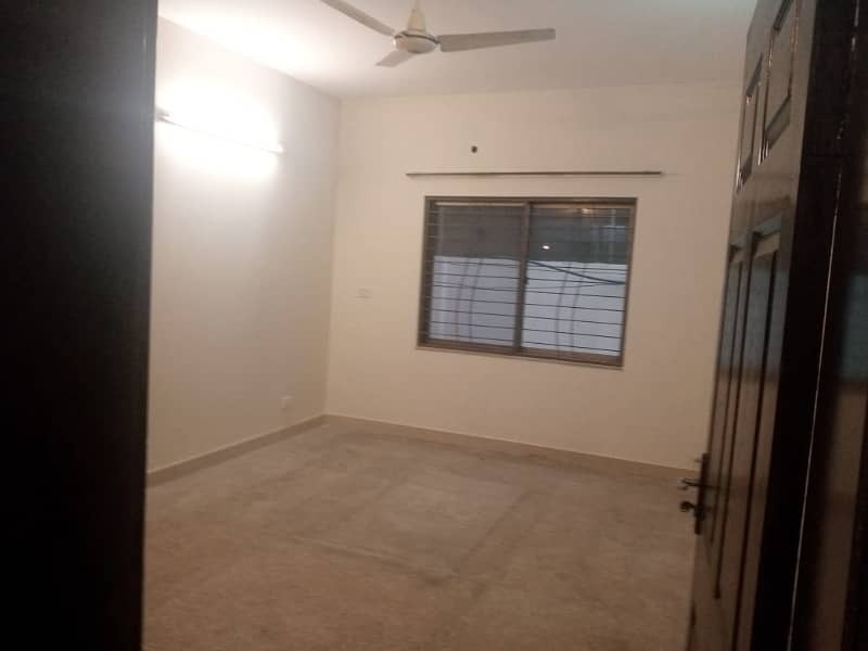 12 Marla 4 Bed flat For Rent In Askari 11 - B, Lahore 8