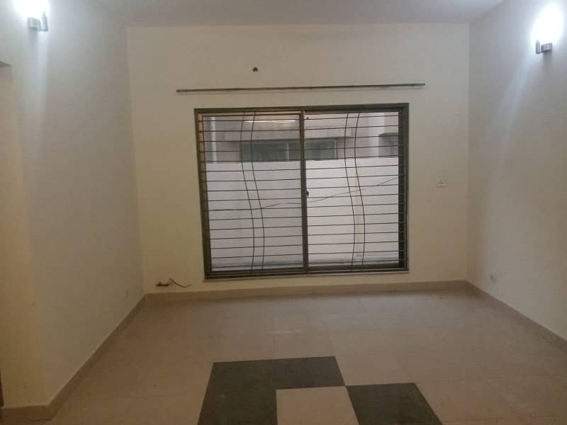 12 Marla 4 Bed flat For Rent In Askari 11 - B, Lahore 9