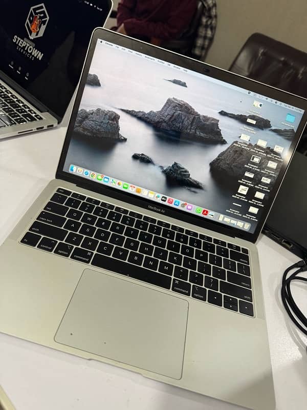 2019 Macbook Air 256gb Retina 0