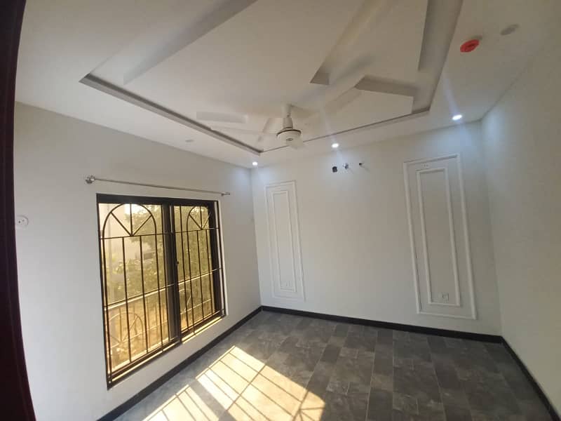 5 Marla house available for rent in DHA 11 rahbar 0