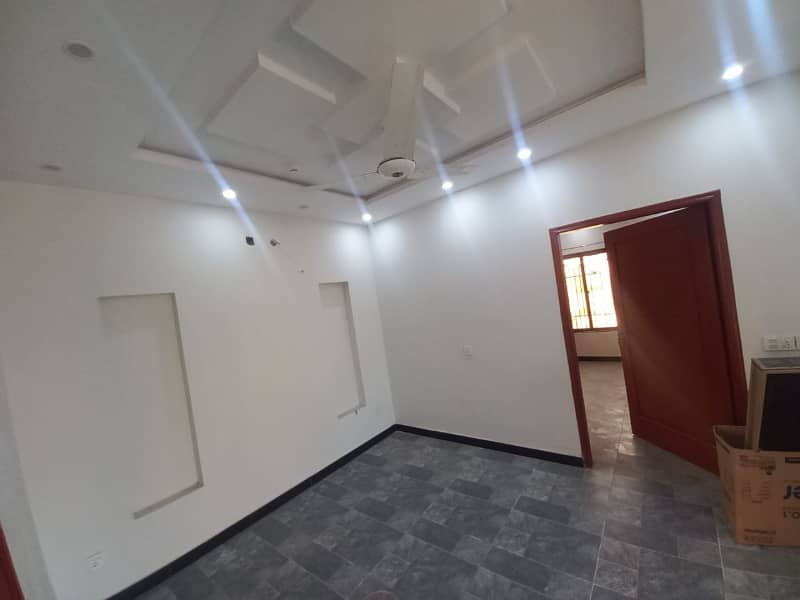 5 Marla house available for rent in DHA 11 rahbar 6