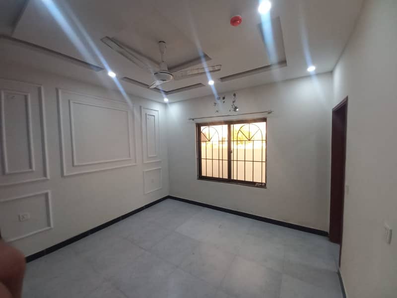 5 Marla house available for rent in DHA 11 rahbar 19