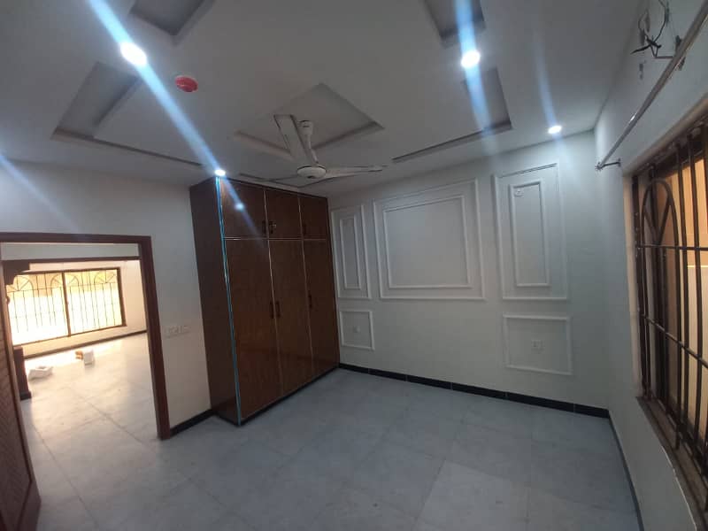 5 Marla house available for rent in DHA 11 rahbar 20