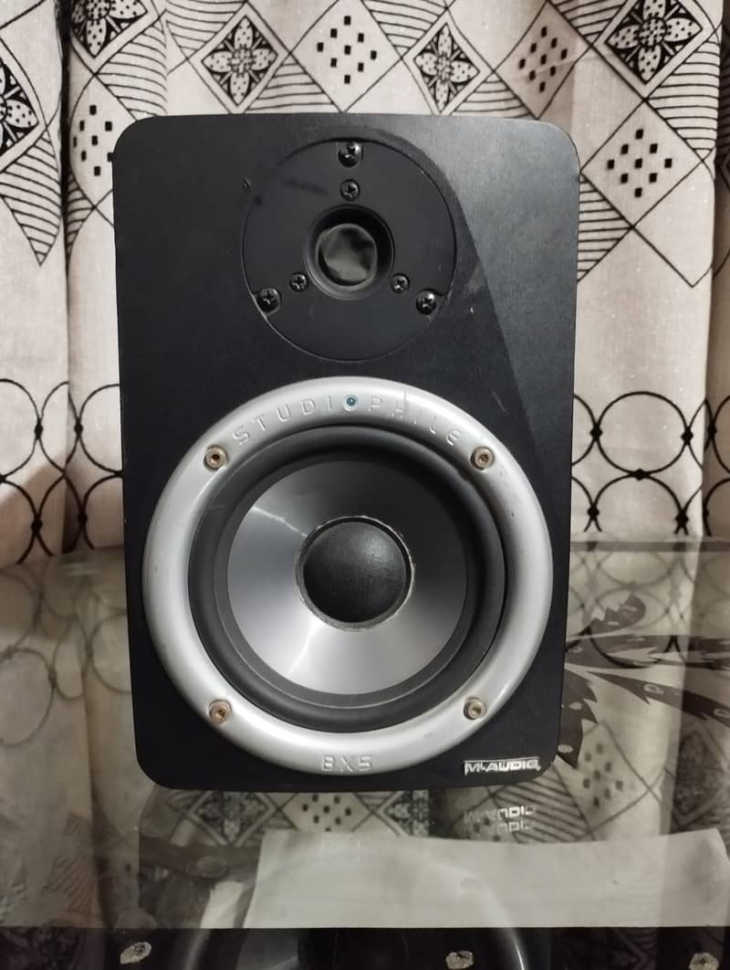 M-Audio Studiophile BX5 Powered Studio Monitor 0