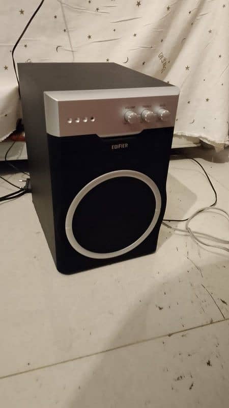 EDIFIER R401 woofer Brand new Condition Heavy system 1