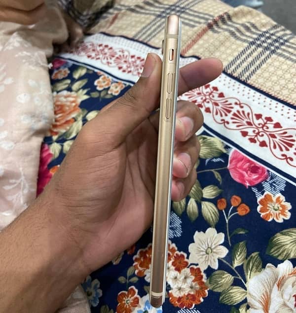 Iphone 8plus (pta approved) 4