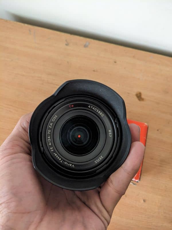 Sony FE 24-70mm f4 ZA OSS lens with box. Sony Zoom lenses 4