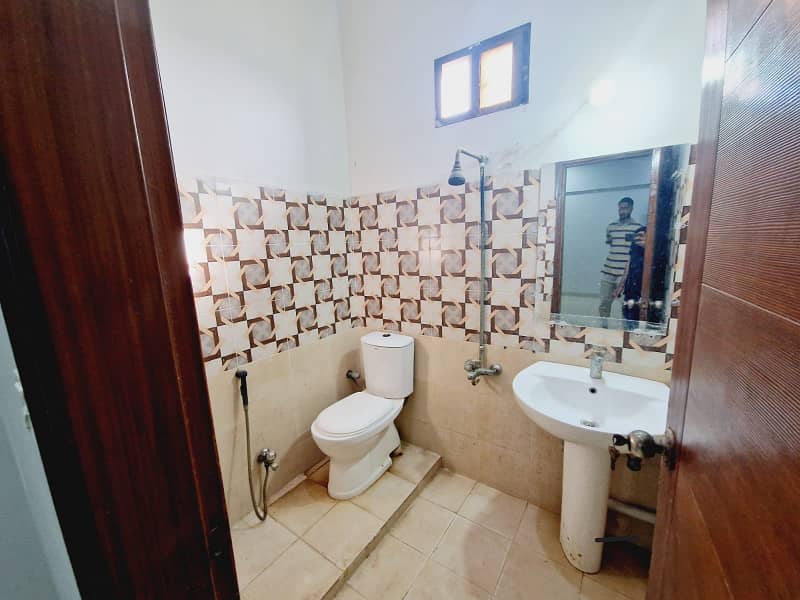 INVESTER RATE FLAT FOR SALE GULISTAN-E-JAUHAR BLOCK 14, 7