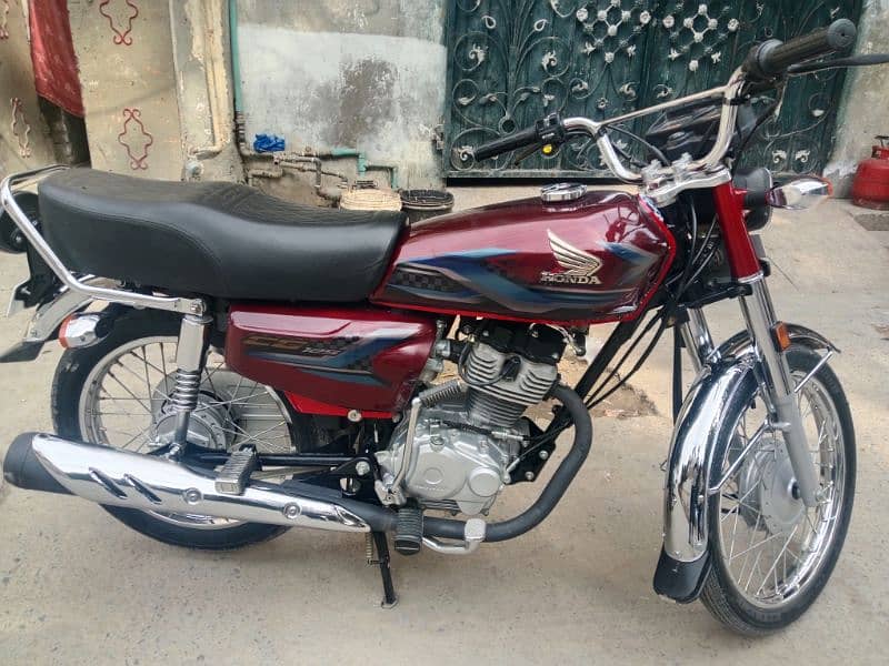 Red Honda 125 0