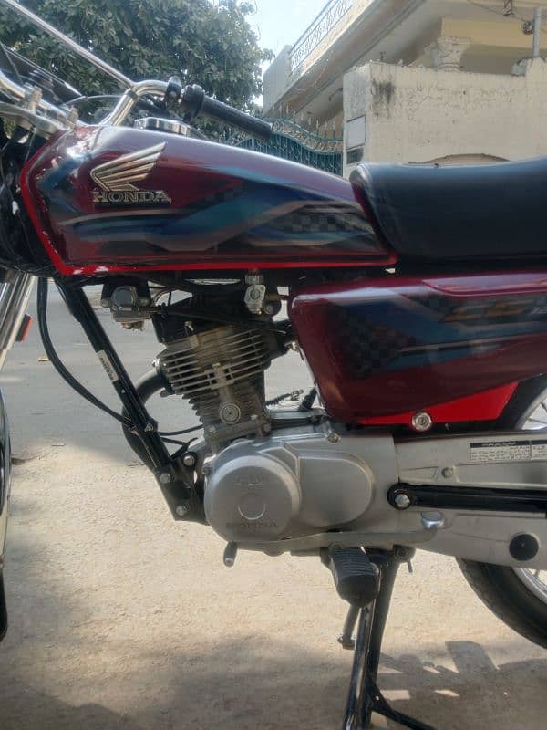 Red Honda 125 5