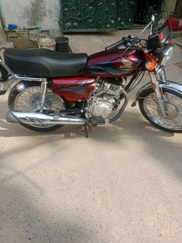 Red Honda 125 7