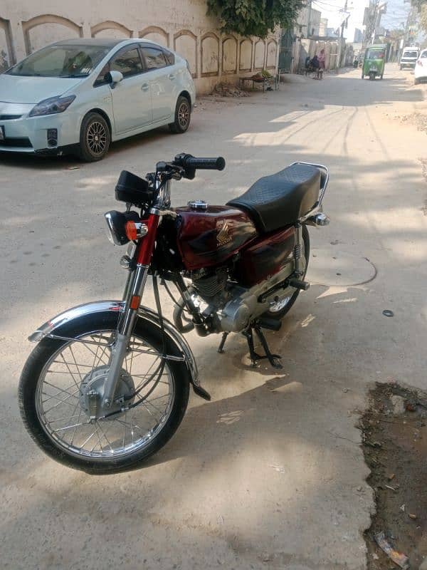 Red Honda 125 8