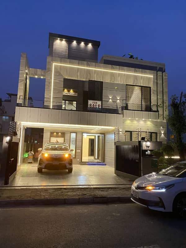 Brand New 10 Marla House Available For Sale In Janiper Block Sector C Bahria Town Lahore 0