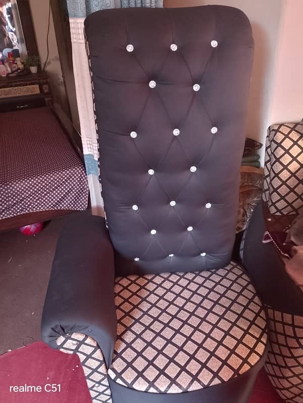 Sofa Set with Bridal Chairs for sale excellent condition 2