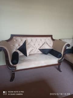 7 seter sofa set for sale urgent