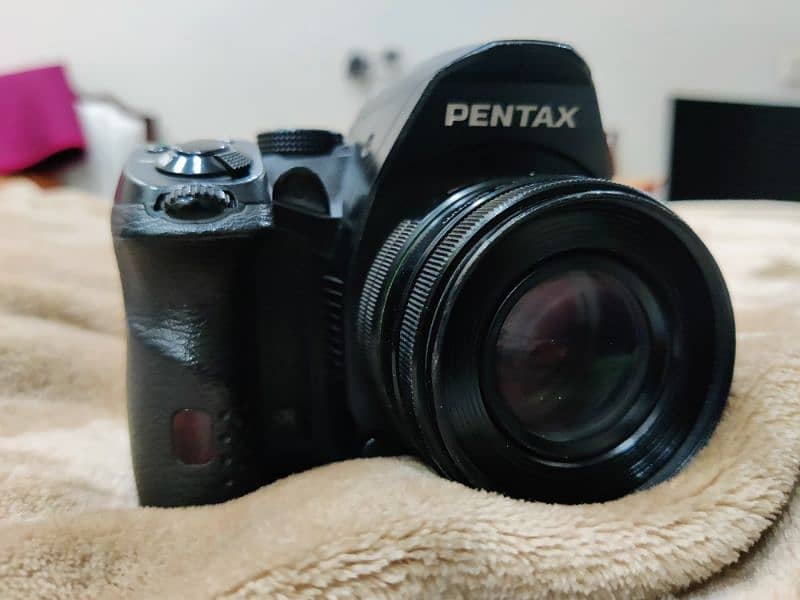 pentax k30 dslr camera with 50mm lens/sony/nikon/canon 2